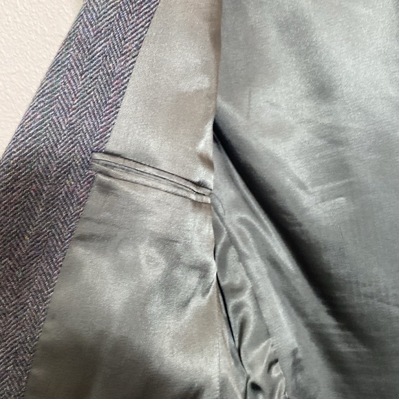 VTG Wool Herringbone Tweed Blazer in Gray 2 button style - Picture 7 of 9